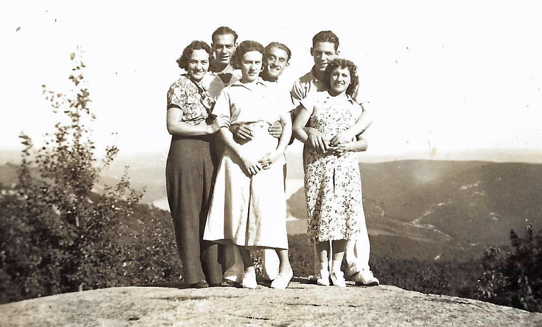 Dolly and Peter Carulli and Lizzie and Mattie Capoziello