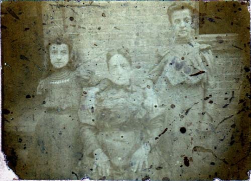 Elizabeth Bonifacio Lanzara and her 2 daughters