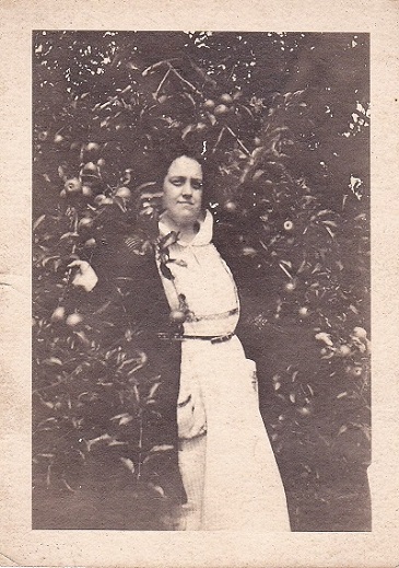 Jim and Eve Lanzaro visit the Farmhouse in Morganville 1922