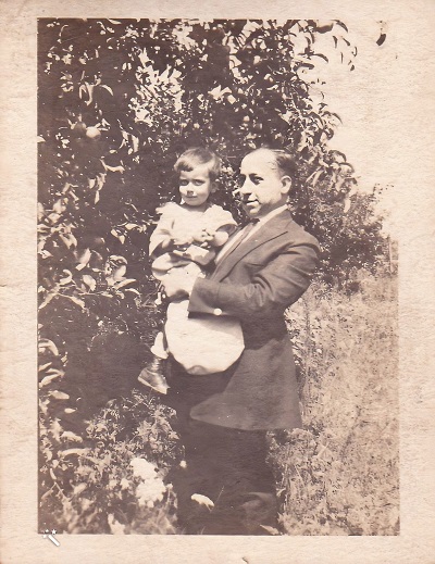 Jim and Eve Lanzaro visit the Farmhouse in Morganville 1922