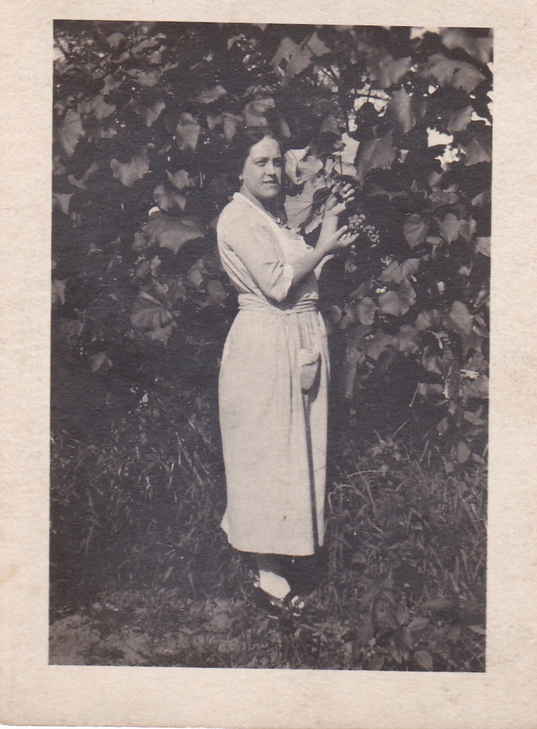 Jim and Eve Lanzaro visit the Farmhouse in Morganville 1922