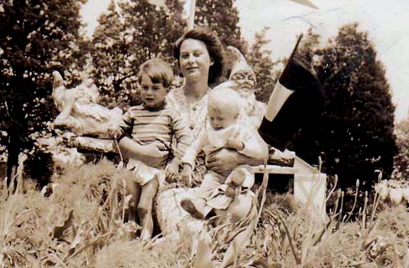 Toots, Bobby, and Billy Lau